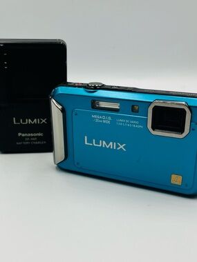 Panasonic Lumix Compact Digital Camera in Blue with Charger